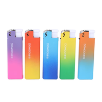 Briquet à flamme jet en plastique, design européen, coupe-vent, rechargeable, haute qualité, avec logo personnalisé, prix de gros usine
