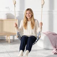 ROPECUBE Balançoire en tissu pour enfants, à suspendre, pour intérieur et extérieur, avec barre en bois, siège en corde, jouet sensoriel