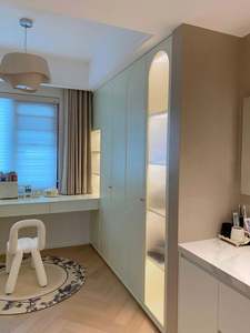 Chambre à coucher moderne personnalisée Panneau en bois en forme de U Promenade dans l'armoire Placard Système de placard - Product Image 5