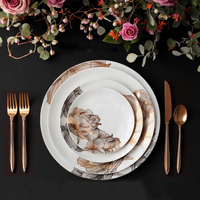 Assiettes de présentation florales dorées de luxe pour réception de mariage, service de table en porcelaine anglaise gaufrée