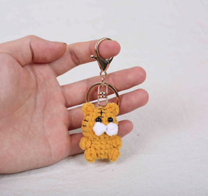 Portachiavi all'ingrosso in filato di peluche amigurumi a forma di animale (coniglio, gatto, maiale) lavorato a maglia, regalo con segno zodiacale cinese - Product Image 4