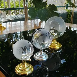 Mh-q004 Decorazione per Matrimoni, Supporto in Metallo Dorato con Sfera di Cristallo Sfaccettata e Foro - Product Image 1