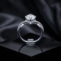 Bague en argent sterling 925 avec moissanite pour femme, design couronne de princesse torsadée à double sangle, par Moyu Jewelry