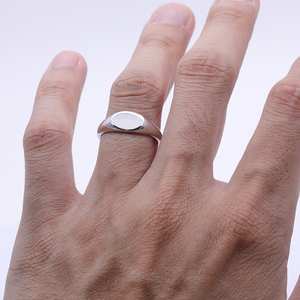 Anello Chevalier Minimalista Personalizzabile con LOGO Inciso, in Argento Sterling <span class=keywords><strong>925</strong></span>, per Uomo e Donna - Product Image 6