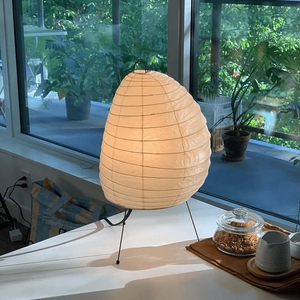 Lámpara de Mesa LED Moderna Japonesa Wabi Sabi con Pantalla de Papel de Arroz, Base de Trípode de Hierro, Luz Blanca Cálida para Sala de Estar - Product Image 3