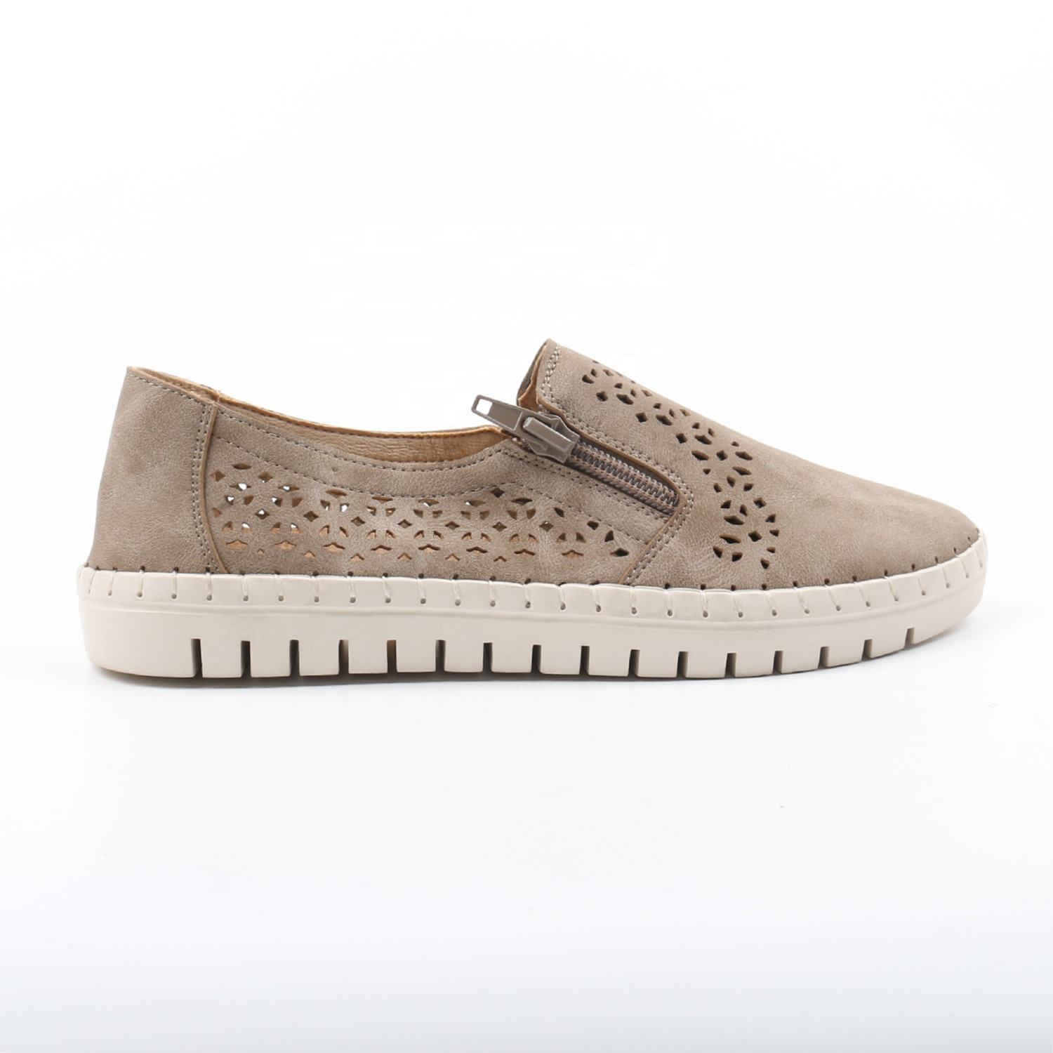 สีเทาเข้ม