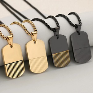 Collier minimaliste à plaques rainurées et rayées pour homme, pendentif géométrique en acier inoxydable avec chaîne maille forçat, bijoux tendance streetwear décontractés - Product Image 1