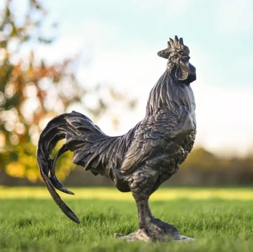 Penjualan langsung patung ayam betina perunggu curah untuk dekorasi taman dari pemasok