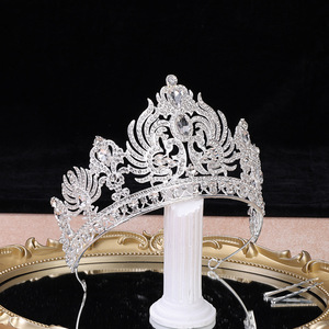 Nuova Corona in Lega con Cristalli Bianchi Incastonati, Ideale per Concorsi di Bellezza, Feste di Compleanno, Accessorio per Capelli - Product Image 1