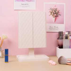 Chất lượng cao hot người bán ba cách LED Mỹ phẩm gương phòng ngủ Máy tính để bàn gấp gương 3 màu sắc ánh sáng Tri gấp gương tùy chỉnh - Product Image 5