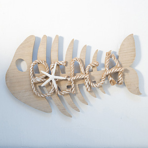 Décoration murale de style méditerranéen en forme de grande arête de poisson avec corde en chanvre et étoile de mer pour café, bar, restaurant de fruits de mer - Product Image 1