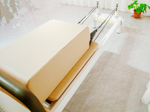 Lit de Pilates pliable en alliage d'aluminium pour studio de yoga, usage professionnel, équipement de fitness et de mise en forme, empilable - Product Image 5