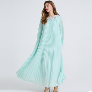 Robe longue ample plissée à col rond et manches fourrure, ornée de diamants, nouvelle collection pour femme - Product Image 2