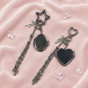 Porte-clés en acier inoxydable tendance avec impression UV en forme de cœur, mignon, avec miroir de maquillage intégré - Product Image 1