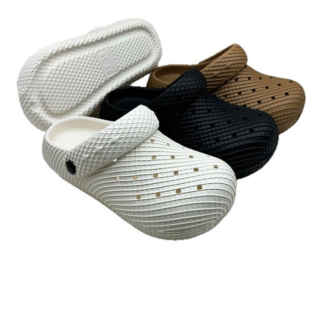 Wholesales Fashionable Women's Breathable Soft EVA Beach Garden Clogs Casual Sandal Thick Sole Platform Ligthweight Woman Clogs