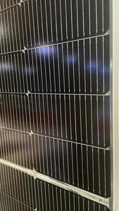 Proveedor con Precio de Fábrica, 18 Años de Experiencia en Producción, Panel Solar PERC de 450W 500W 600W 650W Tipo N de 1000 Vatios, 550W Negro - Product Image 1