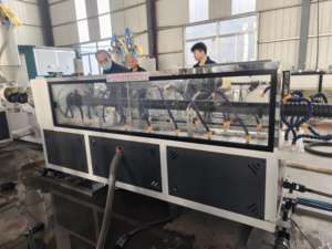 Línea <span class=keywords><strong>de</strong></span> Producción <span class=keywords><strong>de</strong></span> Tubos <span class=keywords><strong>de</strong></span> Revestimiento para Cable <span class=keywords><strong>de</strong></span> Fibra Óptica <span class=keywords><strong>de</strong></span> Plástico PE Fullwin, Extrusora <span class=keywords><strong>de</strong></span> un Solo Tornillo <span class=keywords><strong>de</strong></span> Alta Productividad con Tornillo <span class=keywords><strong>de</strong></span> Rodamiento - Product Image 4