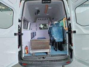 Nouvelle génération pour <span class=keywords><strong>Volkswagen</strong></span> T6 EMS Van Plate-forme de clinique mobile configurée sur mesure Solution d'approvisionnement direct Transmission manuelle Nouveau - Product Image 4