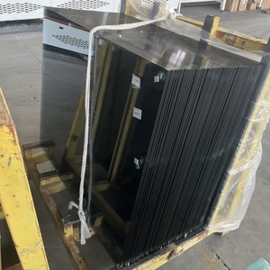 Vidrio templado gris cristalino premium de 6 mm, color estable, para paneles de puertas de muros cortina y aplicaciones en vitrinas. - Product Image 2