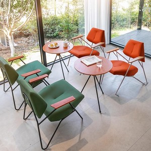 Ensemble salle à manger 6 pièces, table et chaises, structure confortable, idéal pour café ou pâtisserie - Product Image 1