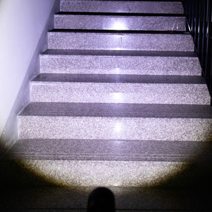 Đèn pin chiến thuật đa chức năng <span class=keywords><strong>LED</strong></span> XHP70 công suất cao, sạc USB, tầm xa, có chức năng zoom, dùng cho săn bắn và khẩn cấp ngoài trời - Product Image 6