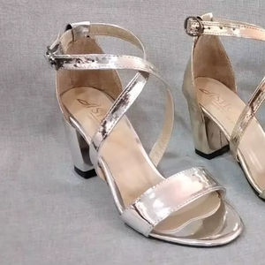 Sandales pour femmes, chaussures décontractées à talons bas, sandales à brides croisées, 7 cm, 36-40, fabriquées en Turquie - Product Image 1