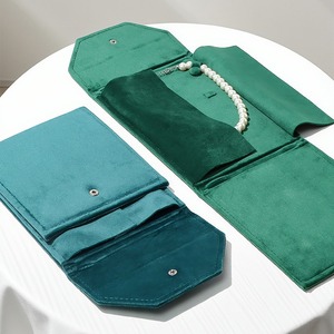 กระเป๋าใส่เครื่องประดับแบบพกพาอเนกประสงค์  วัสดุผ้ากำมะหยี่ลูกไม้คุณภาพสูง  ตกแต่งด้วยกระดุมแป๊กและมุก  สำหรับเก็บต่างหูและสร้อยคอ  พร้อมกล่องโชว์ - Product Image 3