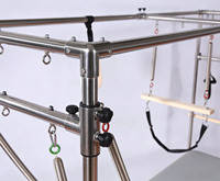 Table de Pilates Cadillac avec base en bois, barres trapèze, sangles suspendues, barres réglables pour rééducation en studio, lit de Pilates Cadillac