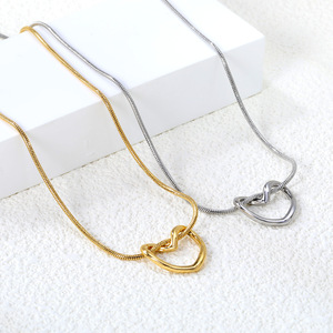 Collier en alliage de zinc en forme de cœur, pendentif simple, cadeau, bijoux, colliers tendance - Product Image 1