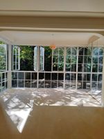 Ventana Abatible de Aluminio Curvado Moderno y Personalizable, Vidrio Templado, Aislamiento Térmico, Diseño Arqueado Elegante