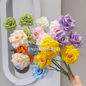 Rosas de Seda Degradadas de 3 Cabezas Secret Garden, Decoraciones de Boda Hechas a Mano - Product Image 4