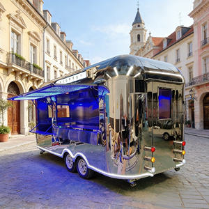 Carro de Escenario Móvil Curvo de Acero Inoxidable con Acabado de Espejo para Eventos Urbanos y Música en Vivo con Iluminación LED - Product Image 4