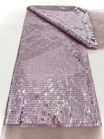Tissu en dentelle brodée de sequins rectangulaires brillants pour robe de mariée et tenue de soirée élégante