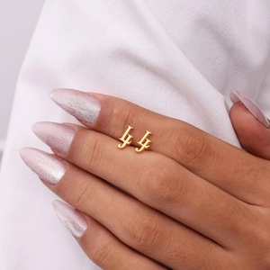 Nouvelles boucles <span class=keywords><strong>d</strong></span>'oreilles en acier inoxydable plaqué or première lettre personnalisées nom <span class=keywords><strong>personnalisé</strong></span> boucles <span class=keywords><strong>d</strong></span>'oreilles cadeaux <span class=keywords><strong>d</strong></span>'anniversaire de Noël - Product Image 2