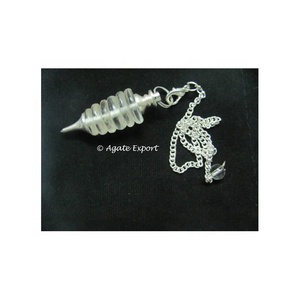 Pendule en cristal pour la décoration d'intérieur la plus tendance Acheter en ligne Pendule à disque en quartz en cristal avec chaîne - Product Image 1