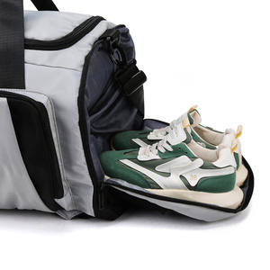 Mode personnalisée sacs à bandoulière de sport de gymnastique poche de séparation sèche et humide sac polochon multifonctionnel voyage - Product Image 4