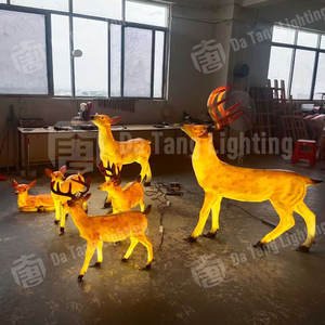 Lámpara de Escultura Familiar de Ciervos Sika para Decoración de Paisajes Exteriores en Parques, Jardines e Iluminación Escénica - Product Image 1
