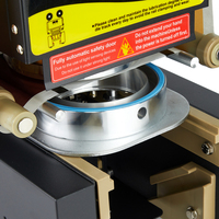 Machine automatique de cachetage de tasse de haute qualité pour le thé à bulles boissons chaudes crème glacée café-entraînement électrique pour bouteille de Film