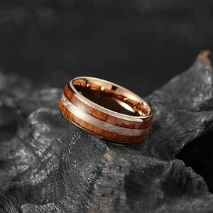 Anillos de moda de fábrica 8mm negro/oro/plata/oro con <span class=keywords><strong>Koa</strong></span> natural/anillos de tungsteno con incrustaciones de madera de arce anillo de bodas de madera para hombres - Product Image 4