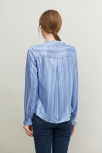 Tessuto in Raso Duchesse Elasticizzato <span class=keywords><strong>a</strong></span> <span class=keywords><strong>Righe</strong></span> Blu <span class=keywords><strong>e</strong></span> Bianche per <span class=keywords><strong>Camicia</strong></span> da <span class=keywords><strong>Donna</strong></span> in Seta - Product Image 5