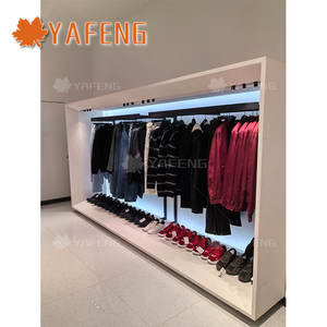 Vente directe d'usine, présentoir mural de luxe personnalisable en métal/MDF/contreplaqué pour vêtements, supports à chaussures, logo personnalisé <span class=keywords><strong>3D</strong></span> - Product Image 4
