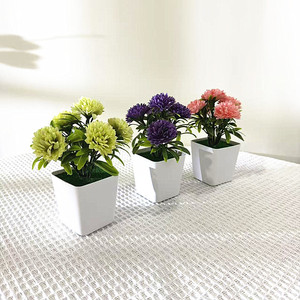 Cinque Garofani di Seta in Vaso Quadrato, Piccolo Ornamento Vegetale Artificiale Verde per Decorazione Casa e Ufficio - Product Image 2