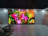 Video Wall LED a Todo Color HD para Interiores, Panel de Módulos LED de 25.2x25.2 Pulgadas P1.86 para Tiendas Minoristas, Centros Comerciales, Aeropuertos y Uso en Conferencias