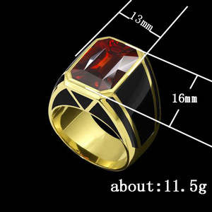 Anillo de Cóctel H060 para Hombre en Oro Amarillo con Granate Corte Esmeralda y Engaste Geométrico, Joyería Fina para Uso Diario - Product Image 2