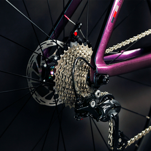 Vélo de route en carbone à cadre rigide avec freins à disque, roues 700C, <span class=keywords><strong>groupe</strong></span> R7000, fabrication chinoise OEM Twitter Bike - Product Image 4