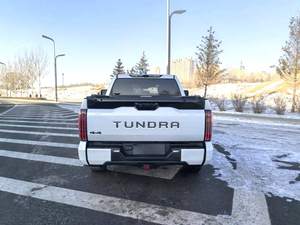 Toyota Tundra 3.5T Automatique d'<span class=keywords><strong>occasion</strong></span> 2022, Spécifications US, Double Turbo, Cabine Double, Conduite à Gauche, Haute Capacité de Remorquage, Direct Usine (pour Toyota Hilux) - Product Image 5