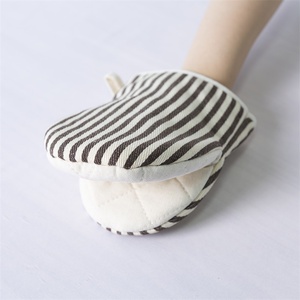 Mitaines de four en coton mélangé matelassé résistant à la chaleur cuisson cuisson utilisation commerciale Logo personnalisé taille en vrac prix de gros Service OEM - Product Image 2
