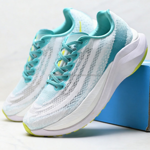 Chaussures de course légères pour hommes de marque de créateur, style moderne pour la marche, la gym et le fitness, chaussures de cross-training Hokaes en gros - Product Image 4