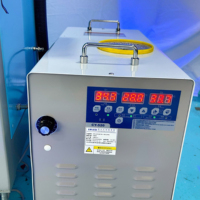 Fabrieksgecustomizeerde 2-kleuren zeefdrukmachine met LED-lamp, droge semi-automatische zeefdrukmachine voor vlakdruk