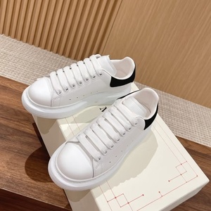 2025 MC Nhà Thiết Kế Giày Thể Thao Giản Dị Màu Trắng Mq Sneakers Mqqueen Giảng Viên Sang Trọng Sneakers Tùy Chỉnh Ban Đầu Mq Chạy Giày - Product Image 1